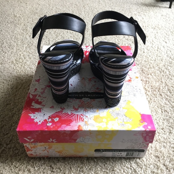 Chinese Laundry Wedges, Size 7, NWB - Picture 6 of 6